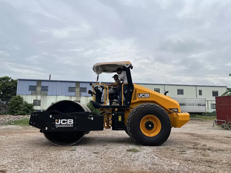 Xe lu rung JCB 116D