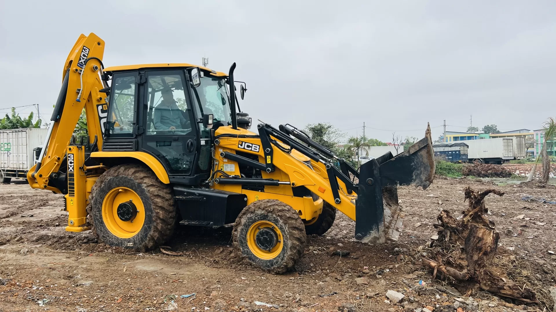 Chuy&ecirc;n gia đ&agrave;o tạo m&aacute;y x&uacute;c li&ecirc;n hợp JCB 3CX