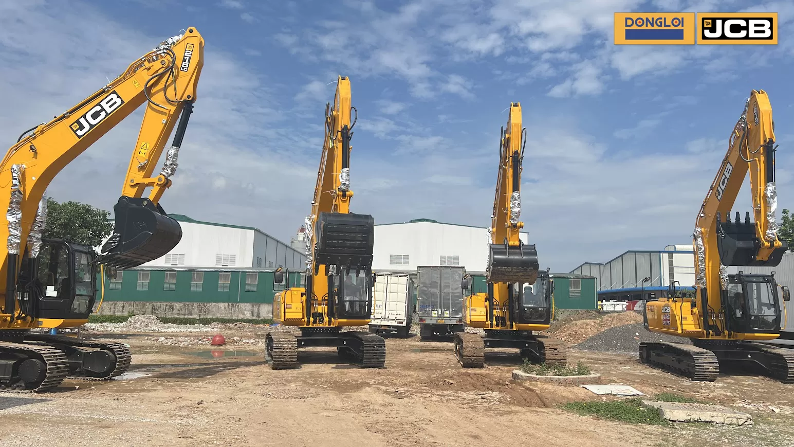 M&aacute;y x&uacute;c đ&agrave;o b&aacute;nh x&iacute;ch JCB 215NXT Fuel master