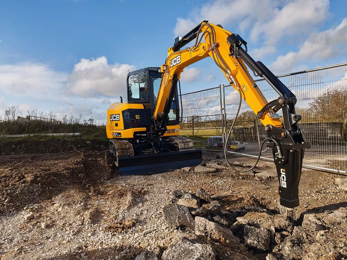 Máy xúc đào mini JCB E50Z