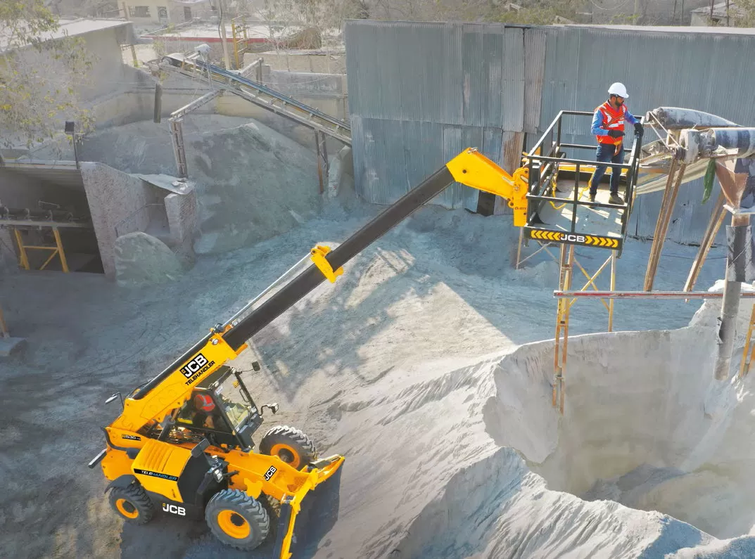 Xe nâng xúc đa năng JCB 540-70