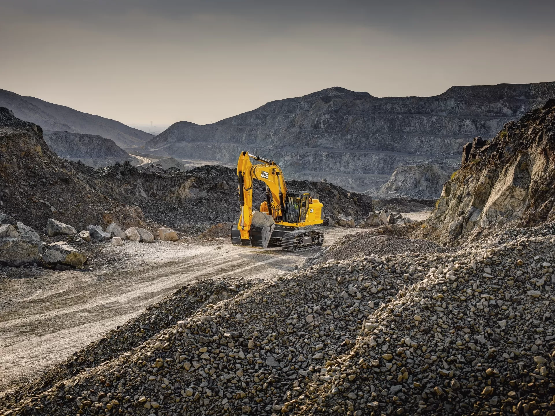 Máy xúc đào bánh xích JCB 520X