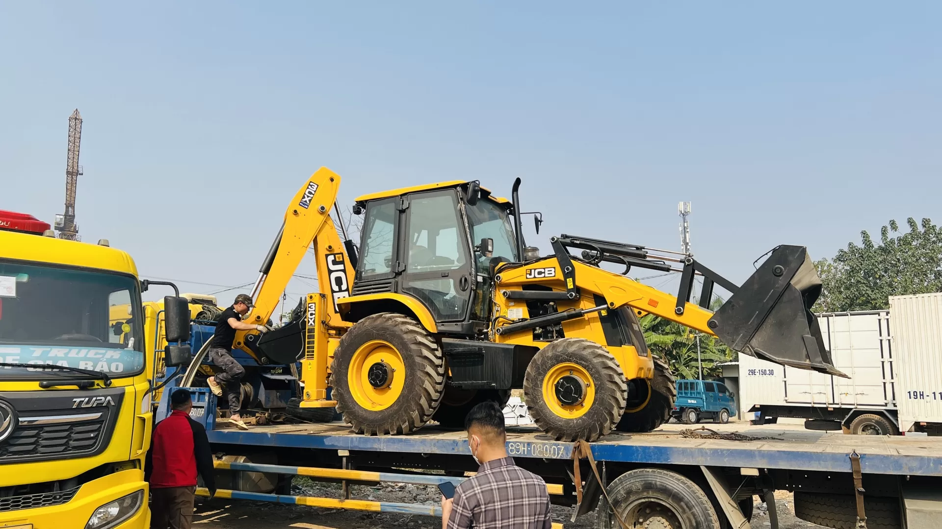 Máy xúc đào liên hợp là gì? Ứng dụng và ưu điểm trong xây dựng | JCB Việt Nam