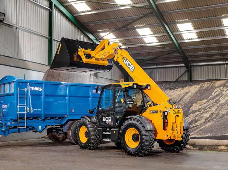 Xe nâng cần dài đa năng JCB 530-70