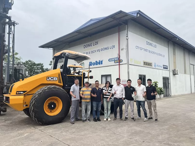 Buổi hướng vận hành xe lu rung JCB 116D tại Hà Nội