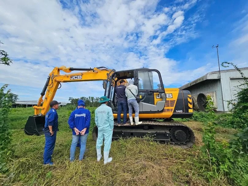 Máy xúc đào bánh xích JCB 140NXT