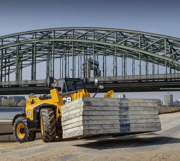 Xe nâng và xúc đa năng JCB 540-170