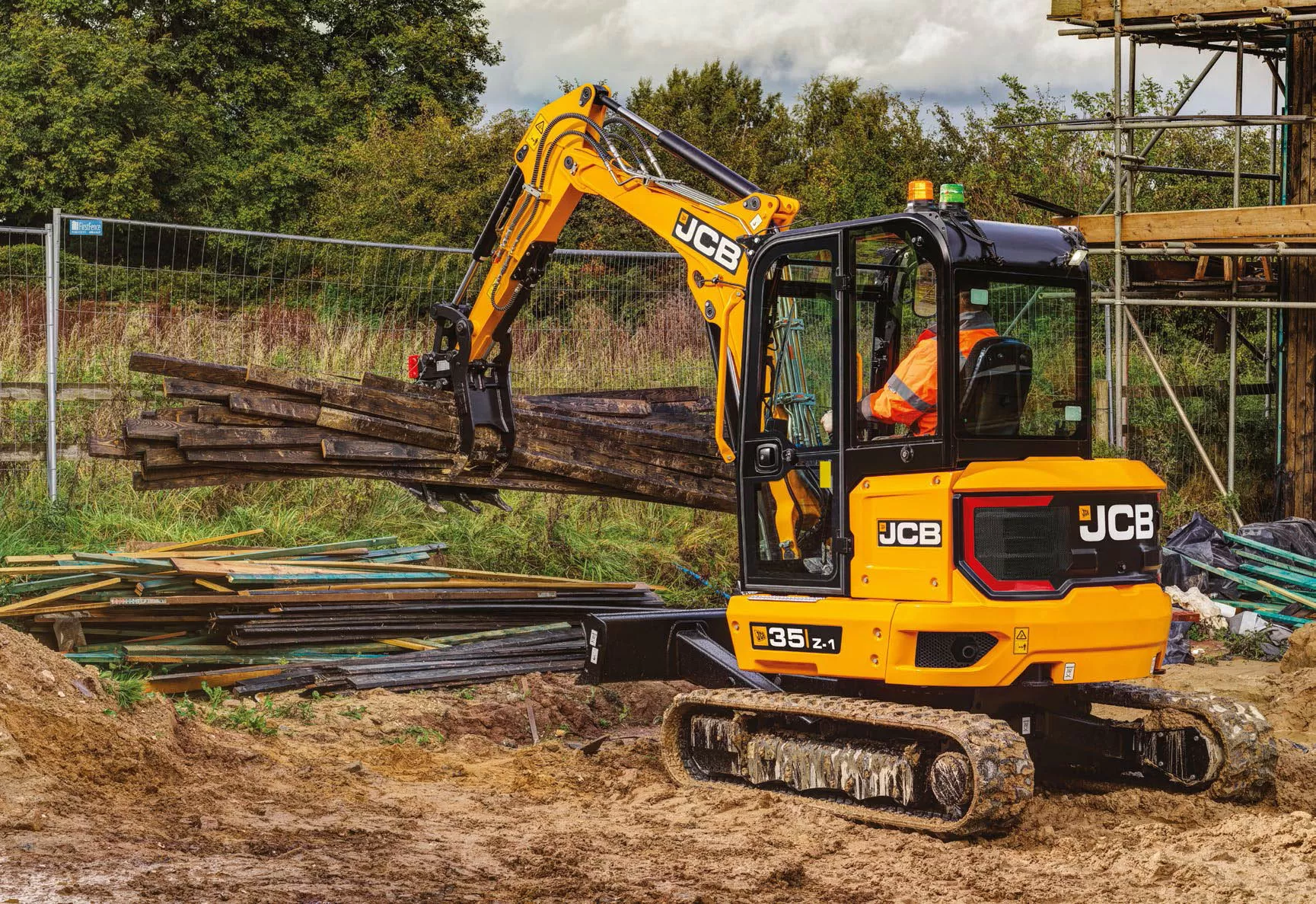 Máy xúc đào mini JCB E35Z