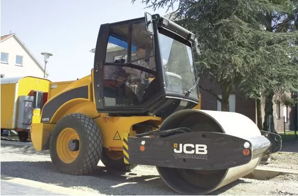 Xe lu rung JCB VM200D