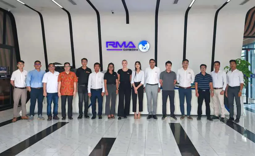 Đồng Lợi – Đại lý JCB Việt Nam tham quan & đào tạo tại đại lý JCB Cambodia