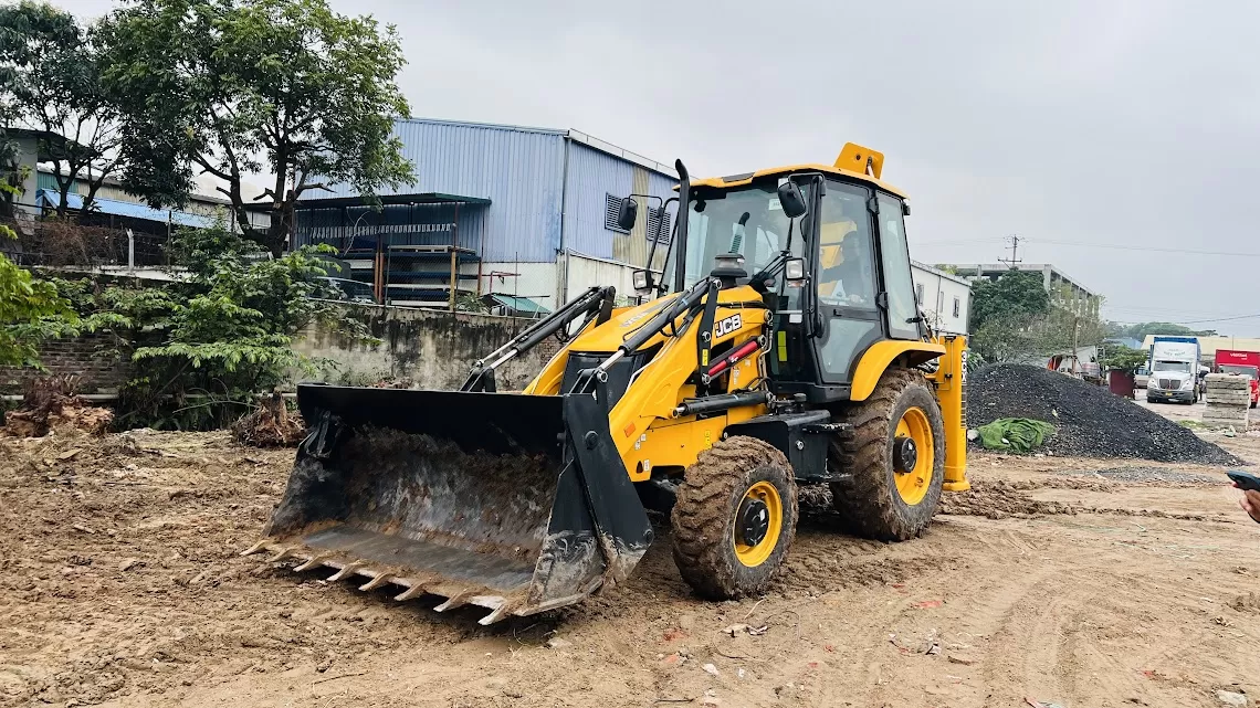 JCB 3CX: ĐỊNH NGHĨA LẠI SỰ LINH HOẠT VÀ HIỆU SUẤT TRÊN CÔNG TRƯỜNG