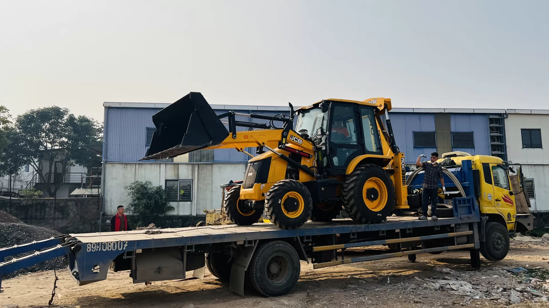 Máy xúc đào liên hợp là gì? Ứng dụng và ưu điểm trong xây dựng | JCB Việt Nam